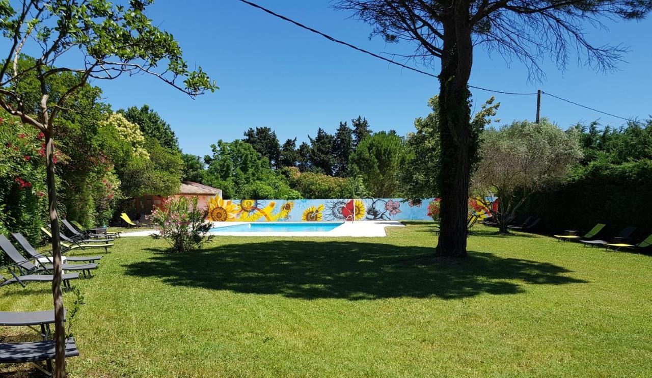 Logis Hotel La Ferme Avignon Exterior photo