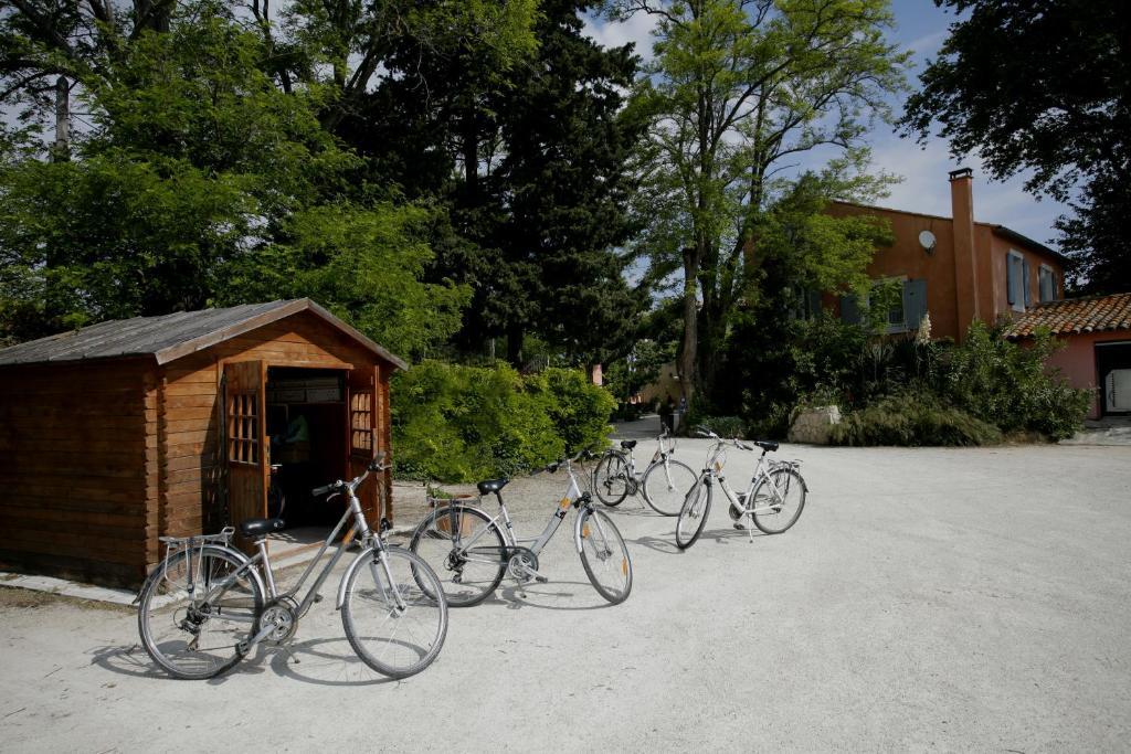 Logis Hotel La Ferme Avignon Exterior photo